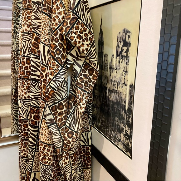 Vintage animal print kimono with v neck and original buttons - Picture 7 of 10